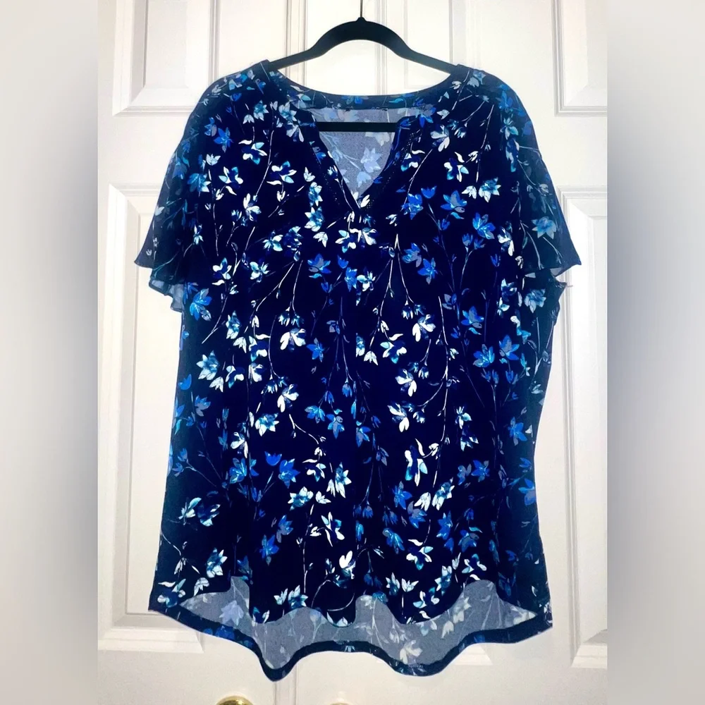 Roz & Ali Women's Blue Floral Split Neck Top Short Flutter Sleeve Blouse 2X - Picture 1 of 1